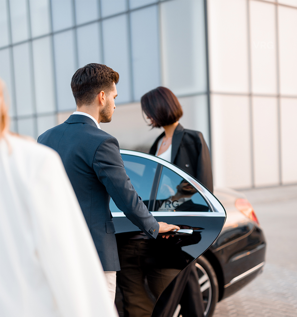 Profesyonel Özel Koruma ve Özel Şoför Hizmeti ile İş Kadınına Kapı Açan Bodyguard